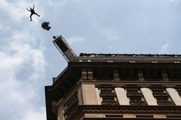 在巴西聖保羅市舉行的低空跳傘比賽。 - 俄羅斯衛星通訊社
