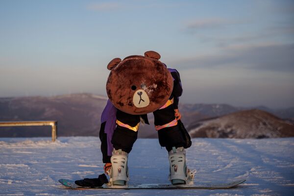 张家口，身穿护臀的滑雪运动员。 - 俄罗斯卫星通讯社