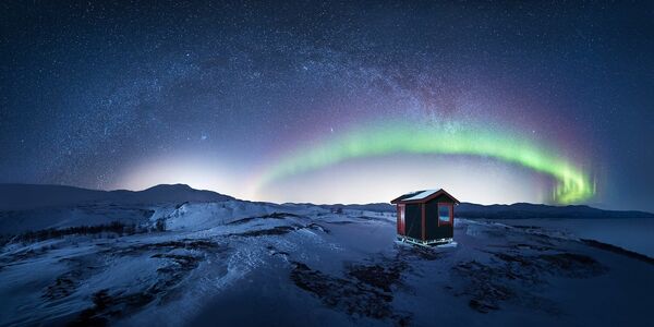斯特凡諾•阿斯托里拍攝的作品《文特加坦上空的諾思肯（Norrsken over Vintergatan）》，入選比賽25張最佳照片。 - 俄羅斯衛星通訊社