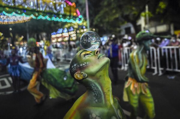 哥伦比亚麦德林市举行“神话与传说”游行活动。 - 俄罗斯卫星通讯社