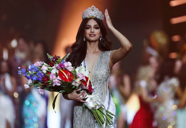 印度佳麗哈納茲•桑杜摘得2021年環球小姐選美大賽桂冠。 - 俄羅斯衛星通訊社