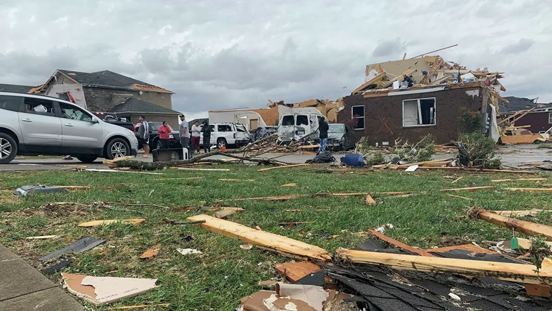 超80人在肯塔基州龙卷风中丧生 拜登批准重大灾难声明|肯塔基州|拜登|联邦政府_新浪军事_新浪网