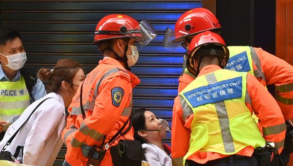 據媒體消息，救援人員已從香港起火購物中心疏散約1200人，受傷人數升至13人 - 俄羅斯衛星通訊社