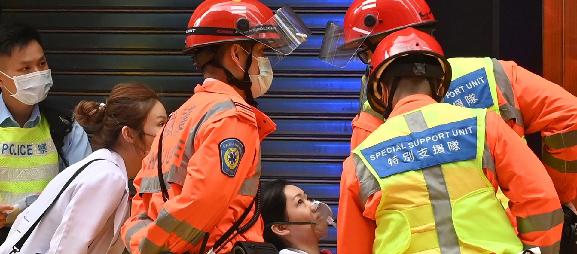 据媒体消息，救援人员已从香港起火购物中心疏散约1200人，受伤人数升至13人 - 俄罗斯卫星通讯社, 1920, 15.12.2021