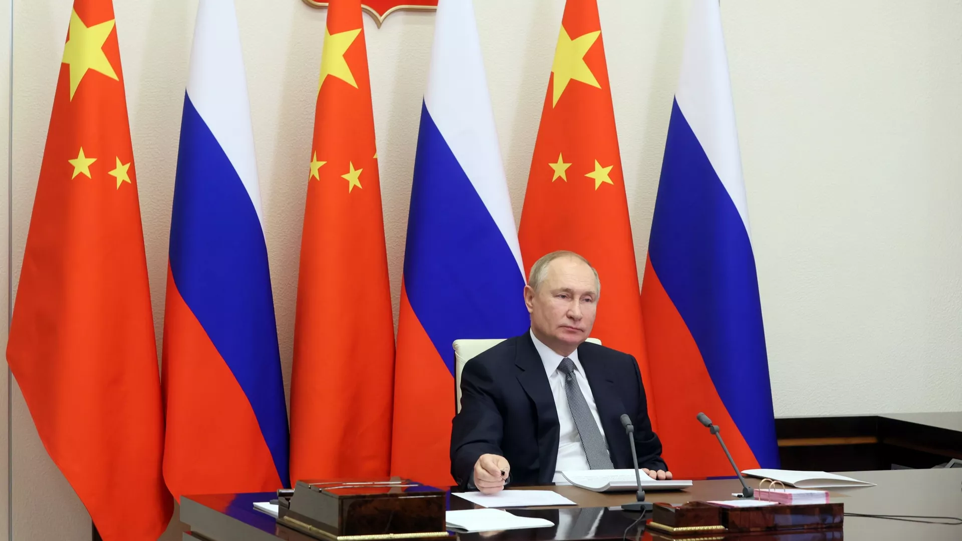 Переговоры президента РФ В. Путина с председателем КНР Си Цзиньпином