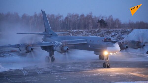  图-95MS轰炸机巡航鄂霍茨克海与日本海 - 俄罗斯卫星通讯社