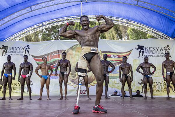 肯尼亞蒙巴薩，28歲的Tamale Safulu在Mr.001健美比賽中擺造型。 - 俄羅斯衛星通訊社