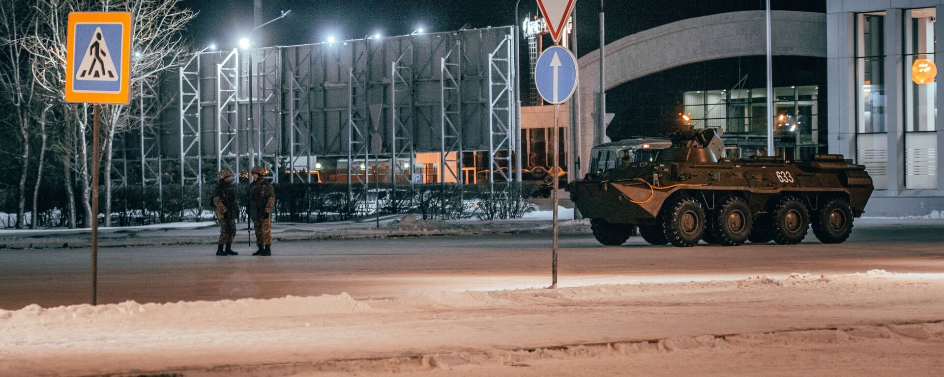 Военная техника на одной из улиц в Нур-Султане - 俄羅斯衛星通訊社, 1920, 09.01.2022