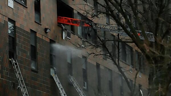 紐約一棟高層住宅樓大火致19人死亡 - 俄羅斯衛星通訊社