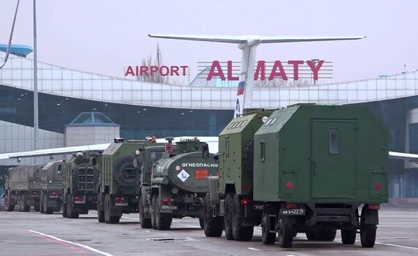 集安组织（集体安全条约组织）俄罗斯维和军事装备抵达阿尔玛·阿塔机场。 - 俄罗斯卫星通讯社