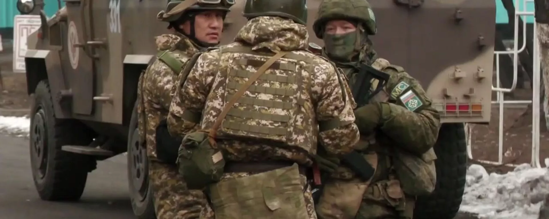 Военнослужащие из состава контингента миротворческих сил ОДКБ в Казахстане - 俄羅斯衛星通訊社, 1920, 14.01.2022