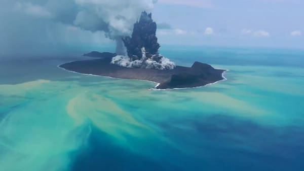 火山喷发引发海啸 - 俄罗斯卫星通讯社