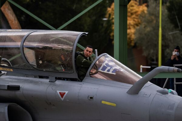 驾驶法国阵风战斗机的希腊空军飞行员。 - 俄罗斯卫星通讯社