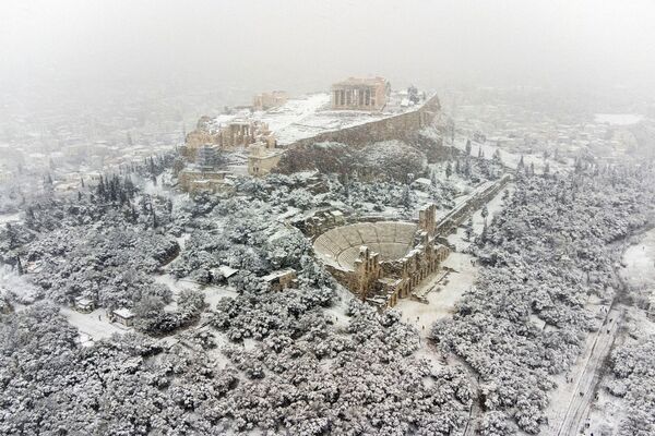 雅典，大雪中的帕台农神庙。 - 俄罗斯卫星通讯社