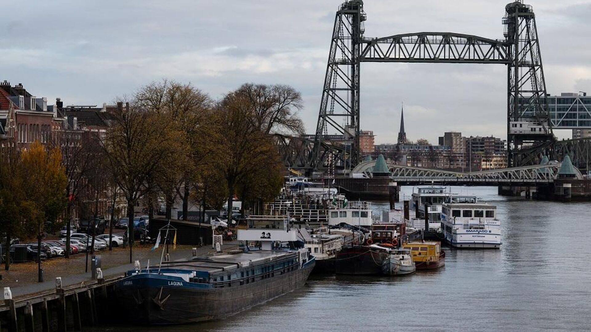 媒体：鹿特丹将临时拆卸De Hef老桥 以使亚马逊创始人的游艇通过 - 俄罗斯卫星通讯社, 1920, 03.02.2022