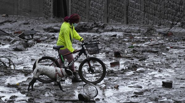 厄瓜多尔政府：首都洪灾致27死53伤 - 俄罗斯卫星通讯社