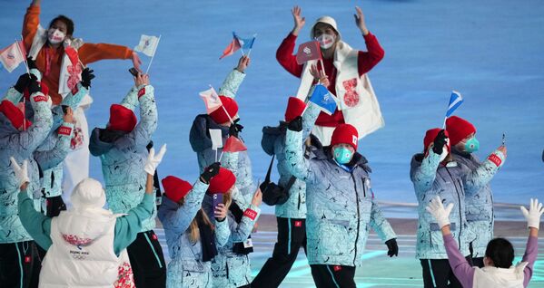俄羅斯運動員、俄羅斯代表團（奧運代表團）成員在北京第24屆冬奧會開幕式的運動員入場式中。 - 俄羅斯衛星通訊社