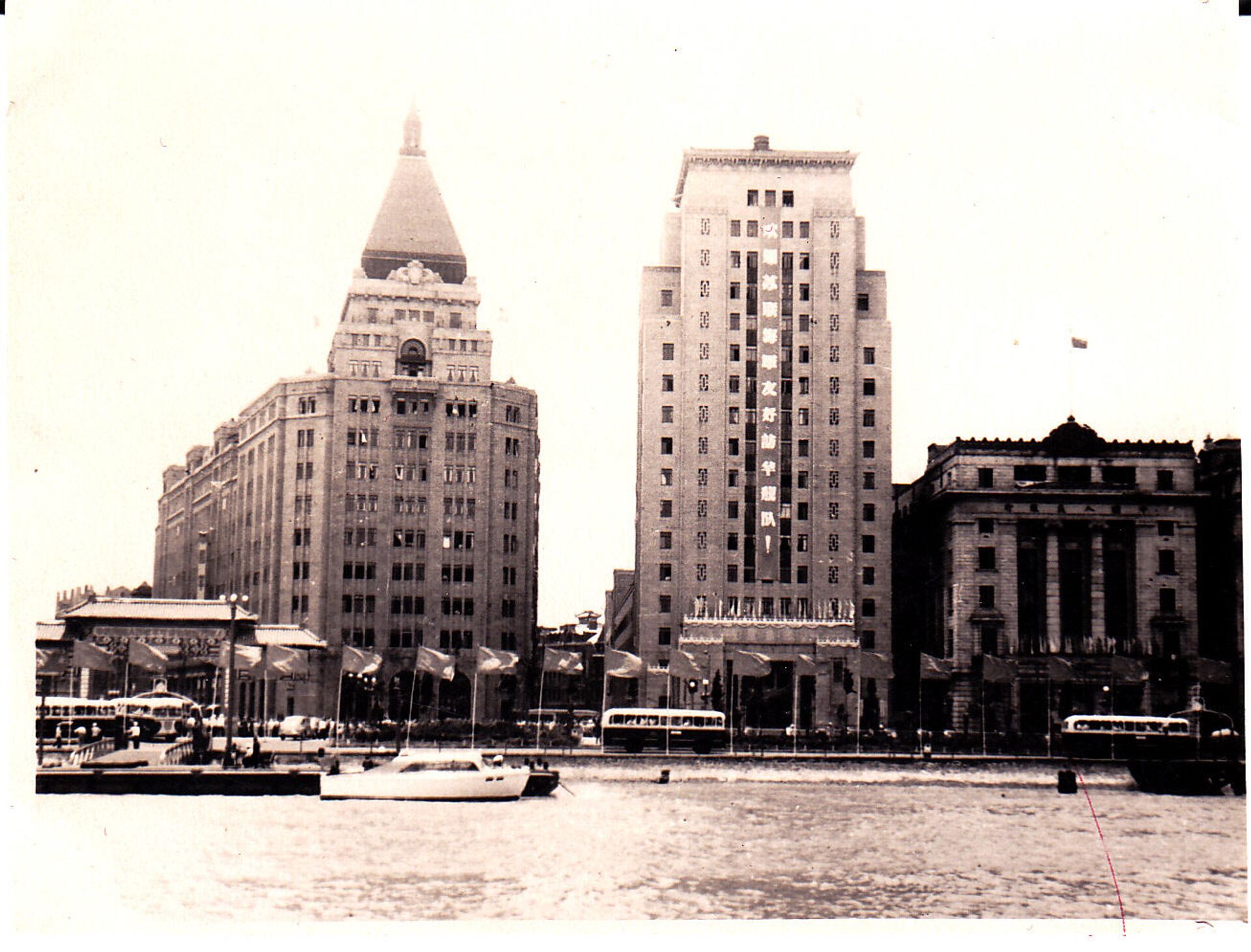 從蘇聯軍艦船舷看外灘江岸（照片來自布爾米斯特羅夫私人檔案） - 俄羅斯衛星通訊社, 1920, 04.02.2022