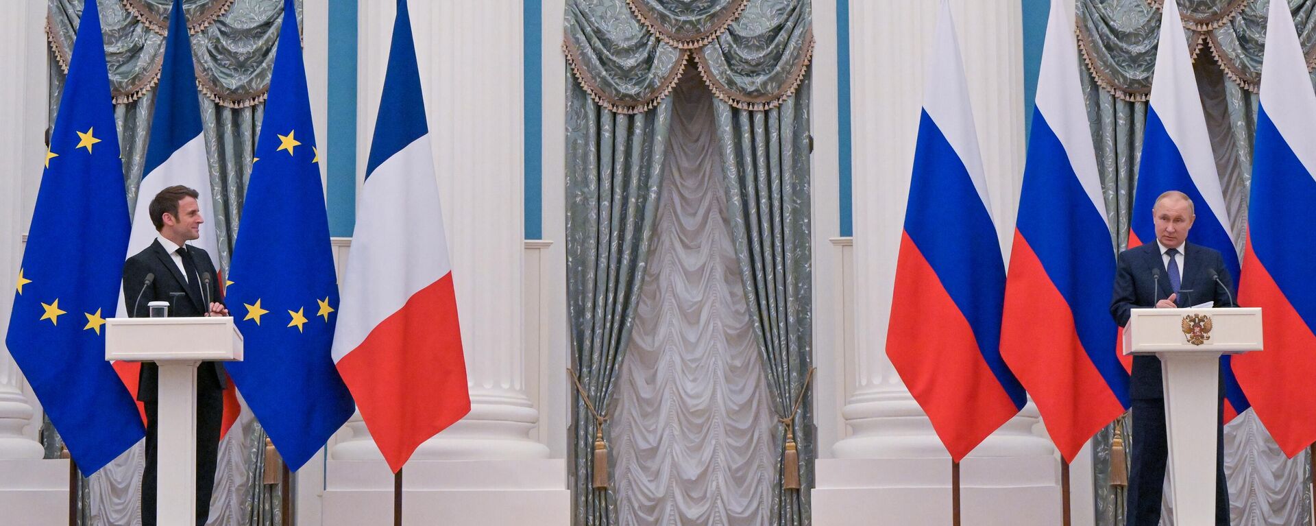 Президент РФ В. Путин провел переговоры с президентом Франции Э. Макроном - 俄羅斯衛星通訊社, 1920, 21.02.2022