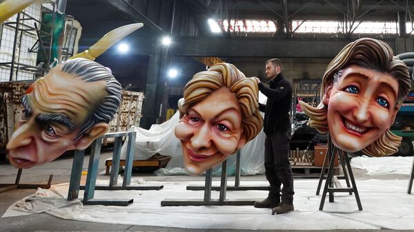 Изготовление гигантских голов к 137-му карнавалу в Ницце, Франция - 俄羅斯衛星通訊社