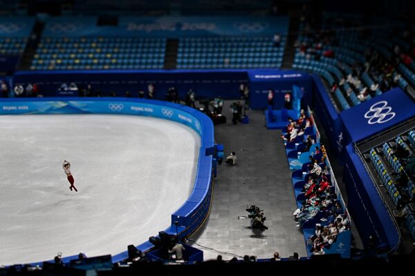 2022年北京冬奥会，俄罗斯奥委会队花滑选手马克·孔德拉秋克在男子单人滑自由滑的比赛中。 - 俄罗斯卫星通讯社