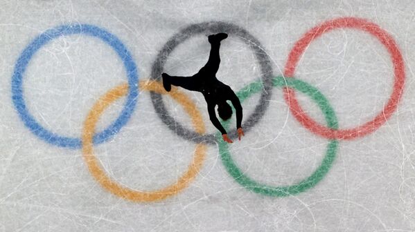 2022年北京冬奥会，美国花滑选手杰森·布朗在男子单人滑短节目的比赛中。 - 俄罗斯卫星通讯社