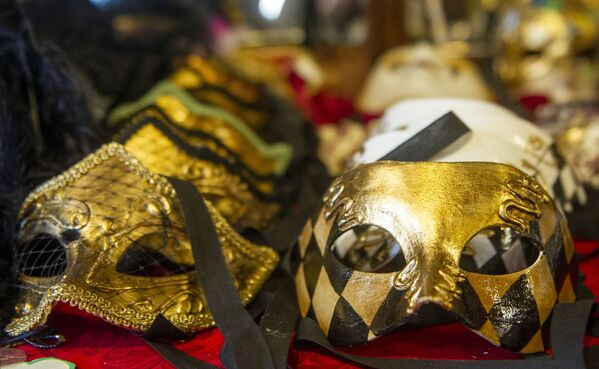威尼斯街上售賣的狂歡節面具。 - 俄羅斯衛星通訊社