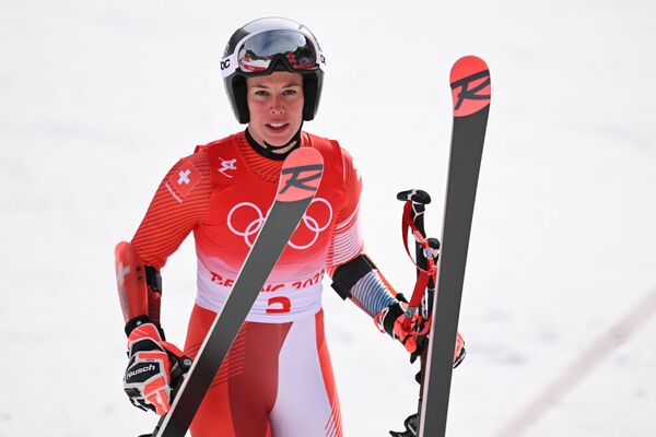 瑞士选手米歇尔 · 吉辛在延庆国家高山滑雪中心参加2022年北京冬奥会女子超级大回转比赛，2022年2月7日。 - 俄罗斯卫星通讯社