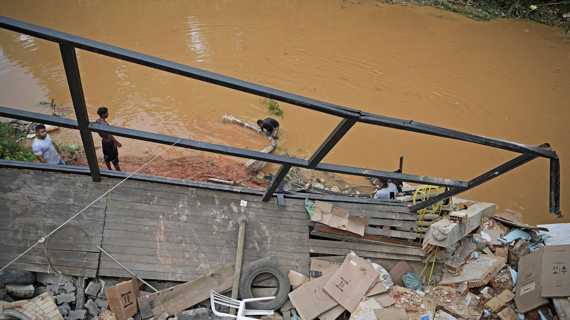 媒体：巴西彼得罗波利斯洪水造成136人死亡 213人失踪 - 俄罗斯卫星通讯社, 1920, 19.02.2022