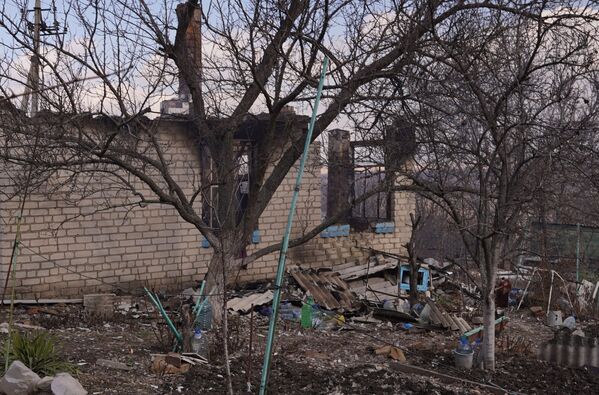 遭乌克兰军方炮火攻击的少先队镇。 - 俄罗斯卫星通讯社