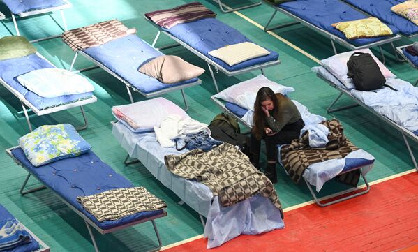 頓巴斯地區小女孩被臨時安置在俄羅斯塔甘羅格第13運動學校。 - 俄羅斯衛星通訊社