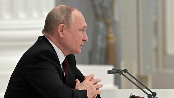 普京總統：許多國屈膝苟活，但俄羅斯永遠不會這樣 - 俄羅斯衛星通訊社