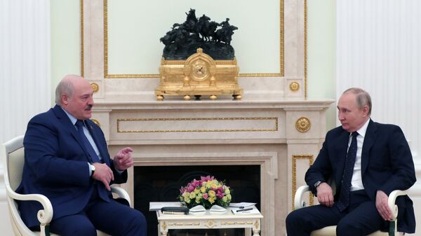 白俄总统新闻局：卢卡申科与普京8月30日通电讨论地区局势热点问题