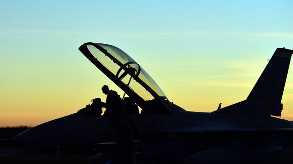 媒體：烏飛行員將在接受F-16戰鬥機培訓前學英語 - 俄羅斯衛星通訊社