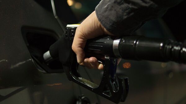 美国汽油价格再次刷新记录 - 俄罗斯卫星通讯社
