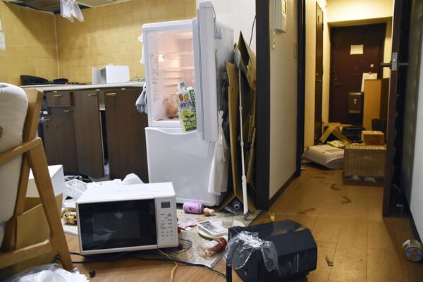 福岛居民的家中设施在地震中被损坏。 - 俄罗斯卫星通讯社