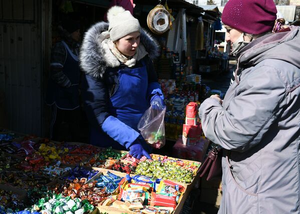 頓涅茨克市的一處商業攤點。 頓涅茨克市的一處商業攤點。 - 俄羅斯衛星通訊社