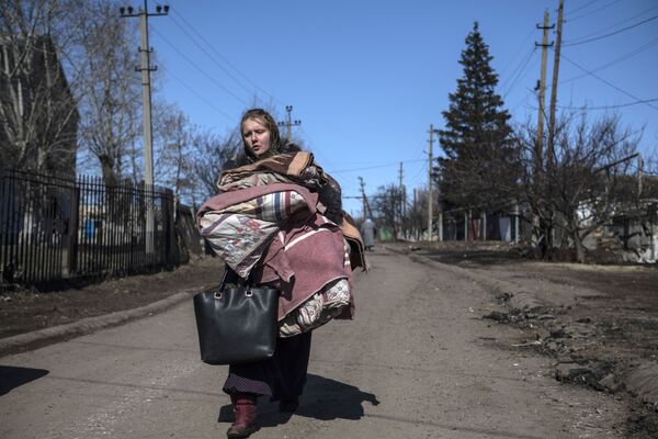 盧甘斯克州瓦爾瓦羅夫卡鎮居民撤離。 - 俄羅斯衛星通訊社