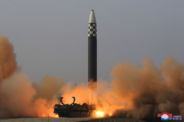 新型洲际弹道导弹试射期间的全景图。 - 俄罗斯卫星通讯社