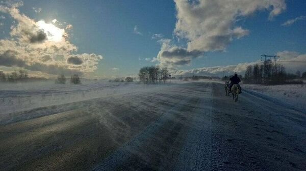 两名旅行家坐在马背上跨越9500 公里从雅库特的寒极前往莫斯科 - 俄罗斯卫星通讯社