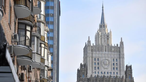 俄外交部：俄方将对波兰当局入侵俄使馆所属学校空间一事做出强烈回应 - 俄罗斯卫星通讯社