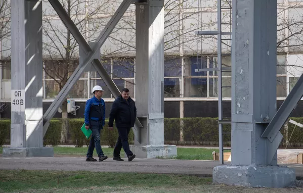 扎波羅熱核電站裡的工作人員。 - 俄羅斯衛星通訊社