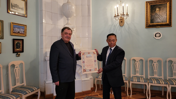 莫斯科国际华人互助协会向俄儿童基金会捐款救助乌克兰儿童 - 俄罗斯卫星通讯社
