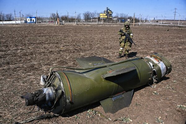 烏軍“圓點-U”導彈殘骸掉落在別爾江斯克市區。 - 俄羅斯衛星通訊社