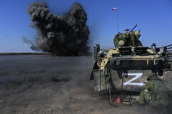 俄軍工兵部隊在赫爾松市排爆。 - 俄羅斯衛星通訊社