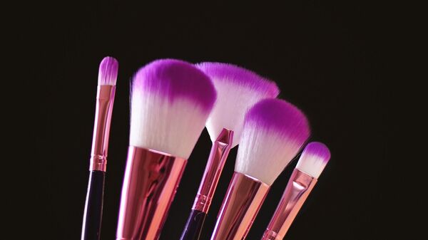 俄“金苹果”香水与化妆品零售连锁店拟于2026年在上海开设实体店 - 俄罗斯卫星通讯社