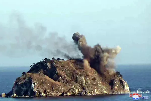 朝鮮在保密地區試射新型戰術導彈。 朝鮮在保密地區試射新型戰術導彈。 - 俄羅斯衛星通訊社