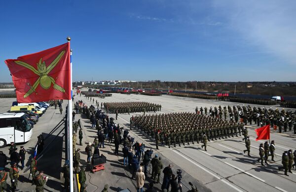 阿拉比诺靶场举行胜利日77周年阅兵彩排 - 俄罗斯卫星通讯社