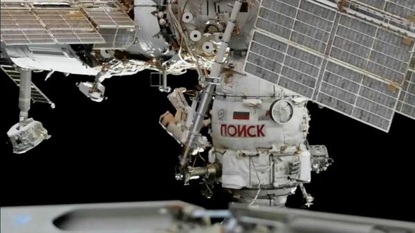 俄罗斯宇航员奥列格·阿尔捷米耶夫和丹尼斯·马特维耶夫出舱近7个小时 - 俄罗斯卫星通讯社