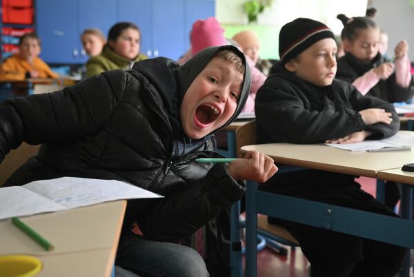 在马里乌波尔第53学校上课的学生们。 - 俄罗斯卫星通讯社